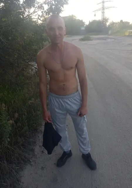 Александо из Донецка, мне 36, познакомлюсь для постоянных отношений