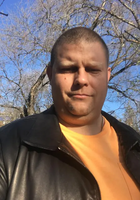 Я Алексей, 39, знакомлюсь без обязательств в Нижнекамске