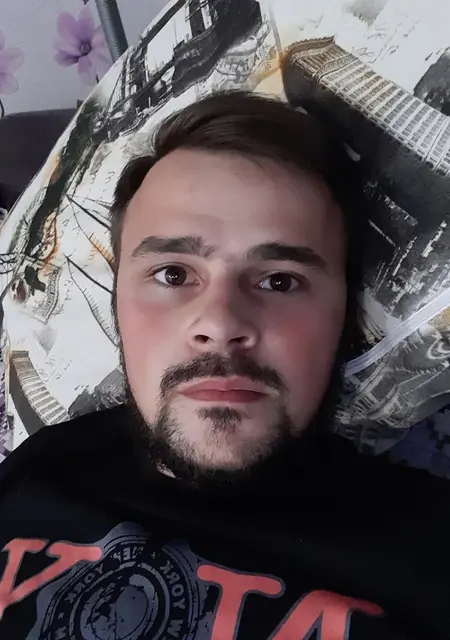 Виктор из Сыктывкара, ищу на сайте знакомства на одну ночь