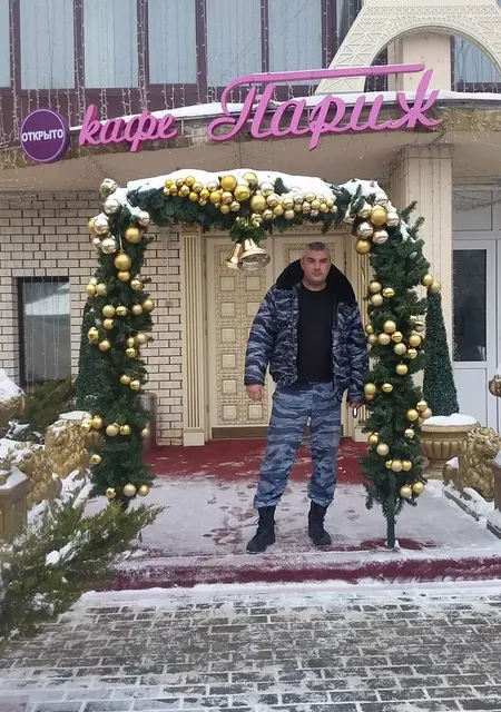 Я Денис, 45, из Красногорска, ищу знакомства без обязательств