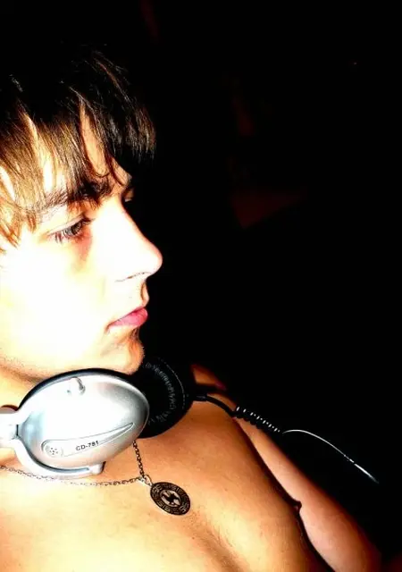 Влад из Калининграда, мне 41, познакомлюсь на одну ночь