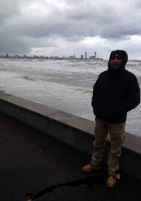 Adem из Тбилиси, мне 47, познакомлюсь для общения