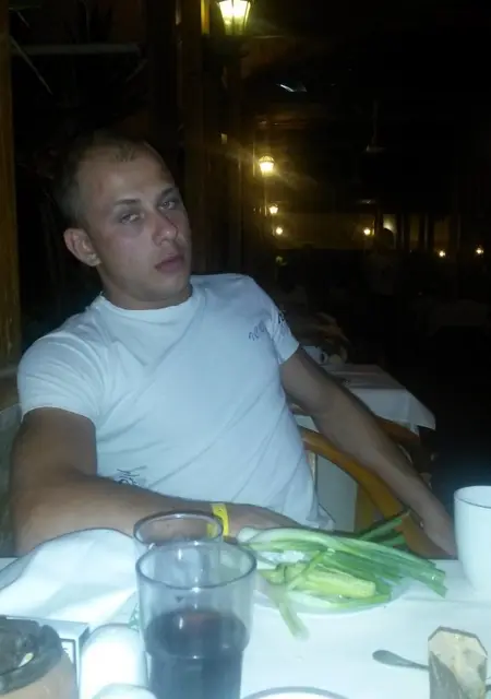 Я Александр, 35, знакомлюсь на одну ночь в Новомосковске