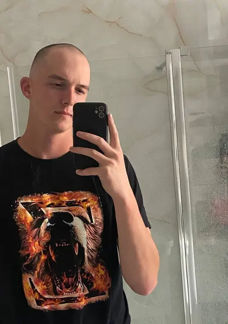 Данияр из Когалыма, мне 23, познакомлюсь для приятного времяпровождения