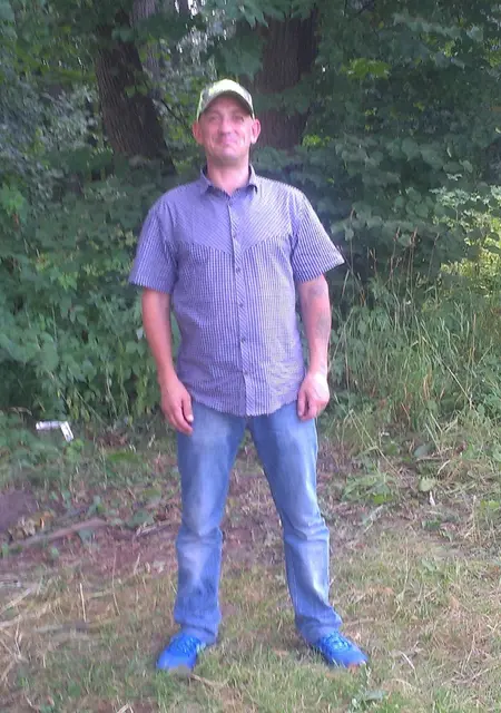 Антон из Ижевска, мне 44, познакомлюсь без обязательств