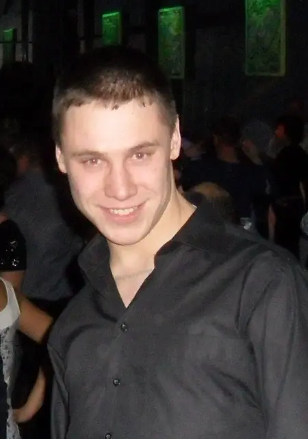 Александр из Соснового Бора, мне 40, познакомлюсь на одну ночь