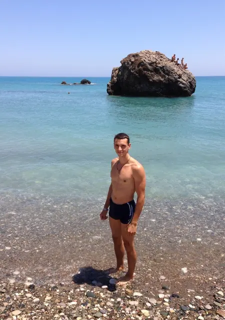 Анатолик из Североморска, мне 37, познакомлюсь на одну ночь