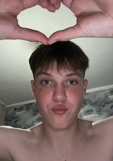 Я Руслан, 18, знакомлюсь для общения в Санкт-Петербурге