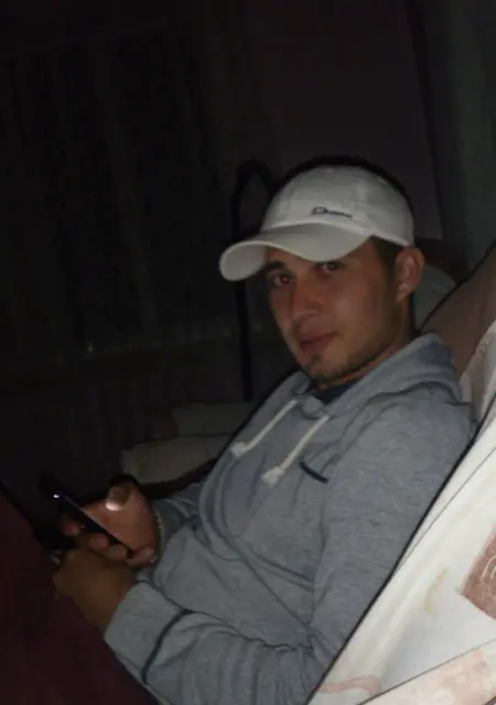 Я Кир, 26, из Чебоксар, ищу знакомства на одну ночь