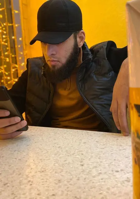 Я Мага, 22, из Белгорода, ищу знакомства на одну ночь