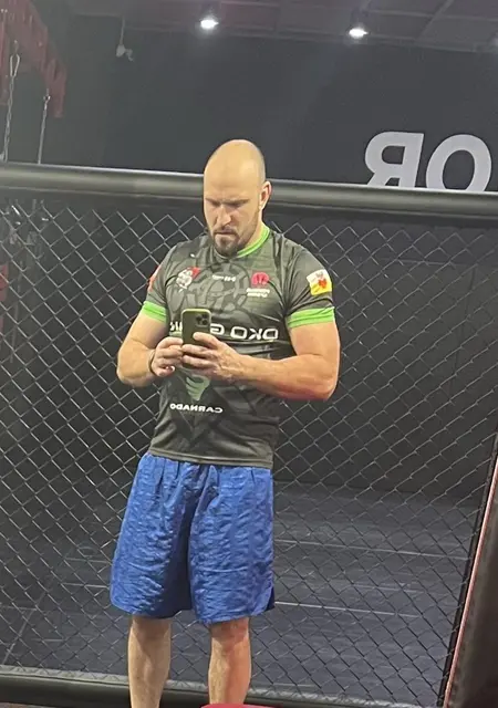 Я Юрий, 38, из Москвы, ищу знакомство для открытые отношения
