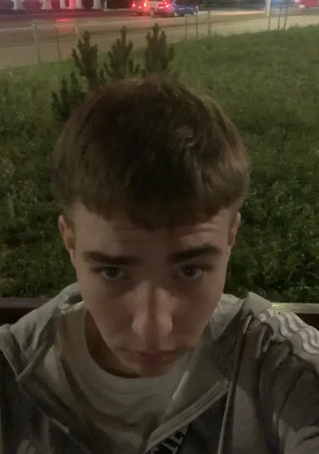 Я Nikita, 20, из Гусь-Хрустального, ищу знакомства без обязательств