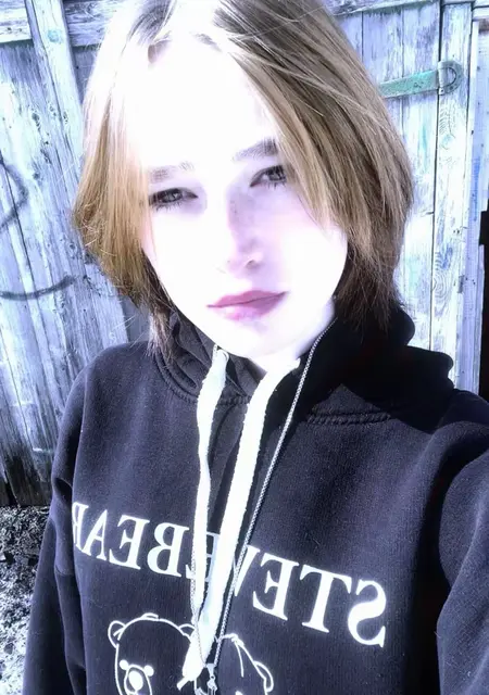 Я Ника, 19, из Кемерово, ищу знакомство для приятного времяпровождения
