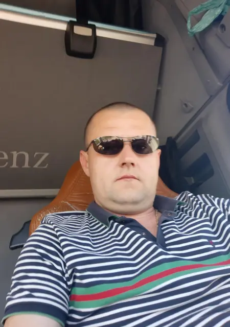 Роман из Конакова, мне 41, познакомлюсь для общения