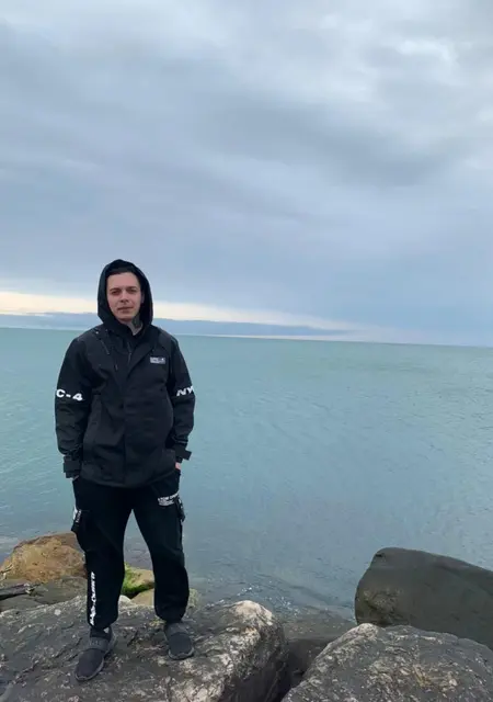 Я Артем, 27, знакомлюсь для приятного времяпровождения в Невинномысске