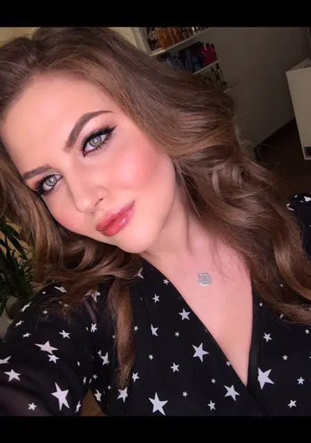 Виолетта из Казани, мне 32, познакомлюсь для приятного времяпровождения