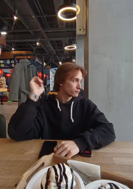 Ваня из Иркутска, мне 22, познакомлюсь на одну ночь