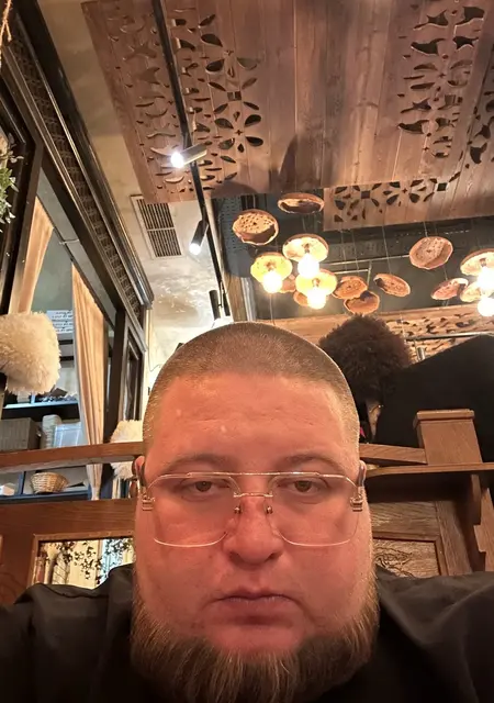 Я Олег, 31, из Воронежа, ищу знакомство для постоянных отношений