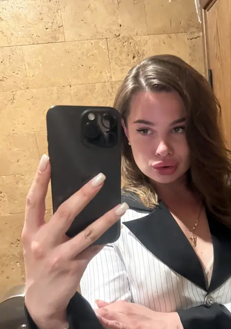 Я Москва, 25, из Санкт-Петербурга, ищу знакомство для постоянных отношений