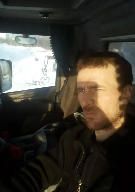 Я Andrei, 41, из Коряжмы, ищу знакомства без обязательств