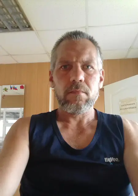 Дмитрий из Балакова, мне 45, познакомлюсь на одну ночь