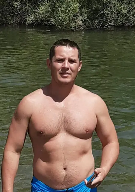 Евгений из Губкина, мне 25, познакомлюсь для общения