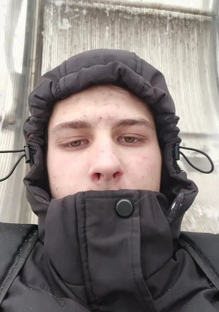 Я Александр, 20, из Краснодара, ищу знакомства на одну ночь