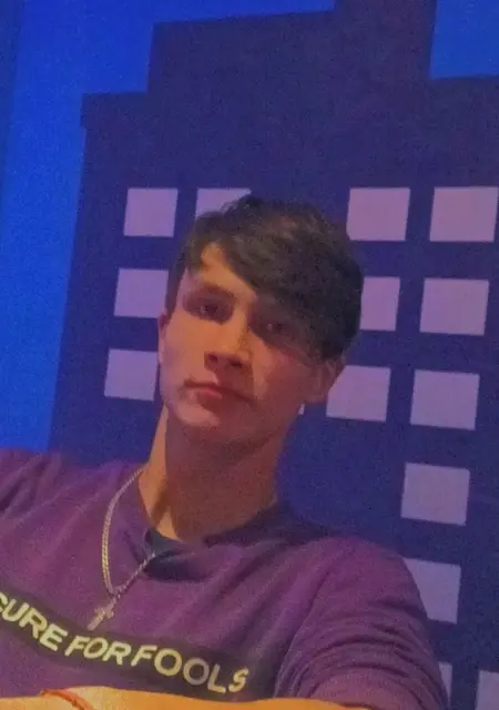 Я Иван, 20, знакомлюсь для вирта в Волхове