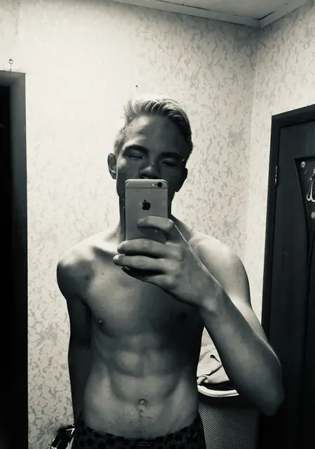 Lacrosse из Казани, мне 21, познакомлюсь на одну ночь