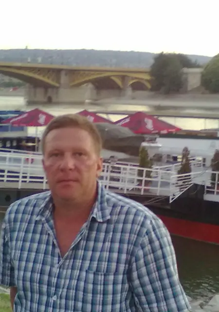 Константин из Калининграда, ищу на сайте постоянные отношения