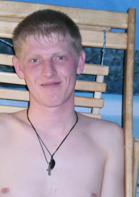 Васек из Чебаркуля, ищу на сайте знакомства без обязательств