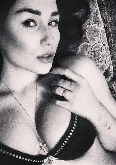 Я Изабелла, 29, из Тюмени, ищу знакомства без обязательств