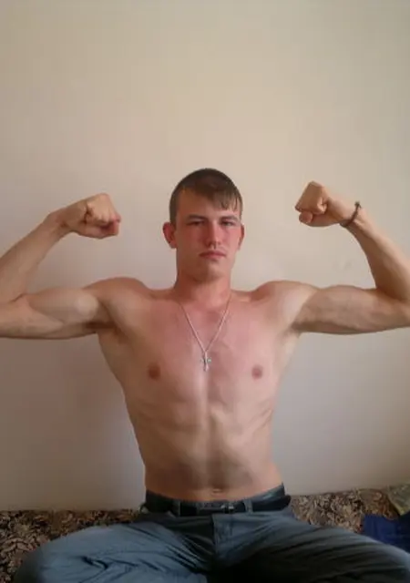 Я Александр, 30, из Тюкалинска, ищу знакомства без обязательств