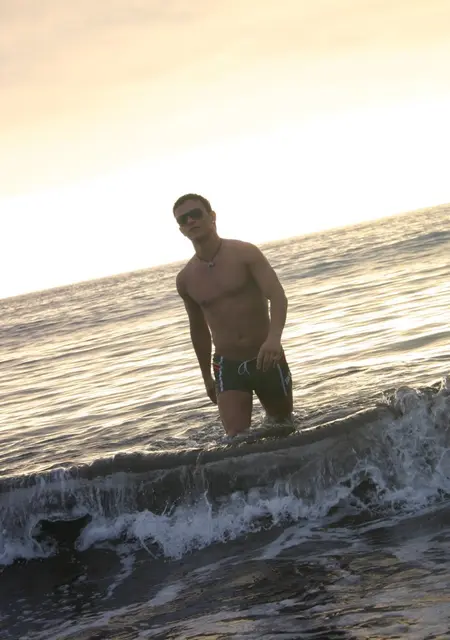 Я Evi, 45, знакомлюсь без обязательств в Клине