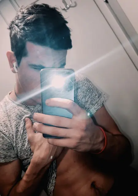 Я Тём, 31, из Москвы, ищу знакомство для открытые отношения