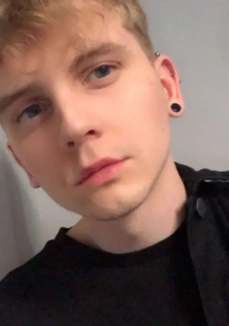 Я Kamil, 22, знакомлюсь в Варшаве