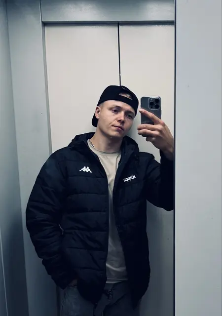 Евгений из Барнаула, ищу на сайте знакомства без обязательств