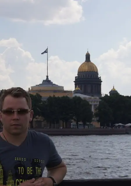 Rostislav из Гатчины, мне 44, познакомлюсь на одну ночь