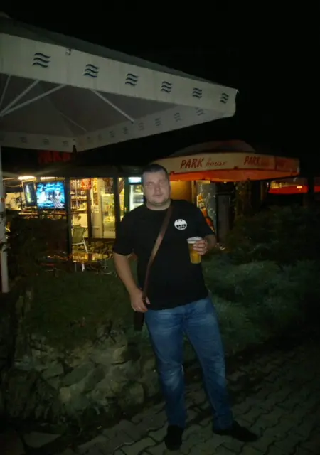 Я Дмитрий, 35, из Славянска-на-Кубани, ищу знакомства на одну ночь