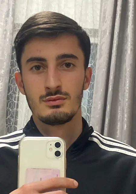 Арсен из Сочи, мне 21, познакомлюсь для общения