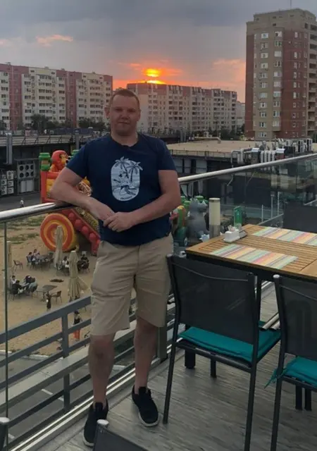 Я Денис, 42, из Москвы, ищу знакомство для постоянных отношений