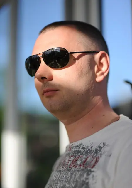 Я Павел, 45, из Троицка, ищу знакомства на одну ночь