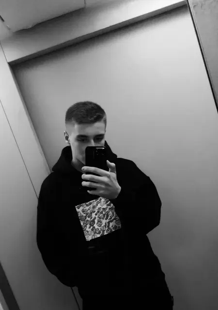 Я Сергей, 18, знакомлюсь без обязательств в Курске