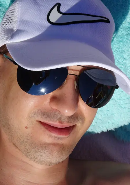 Олег из Гукова, ищу на сайте знакомства на одну ночь