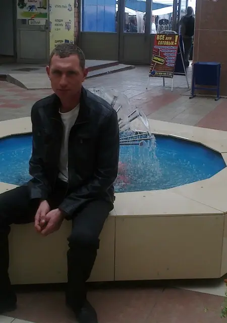 Я Evgenii, 46, из Братска, ищу знакомства без обязательств