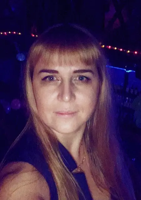 Я Алена, 40, из Воронежа, ищу знакомства без обязательств