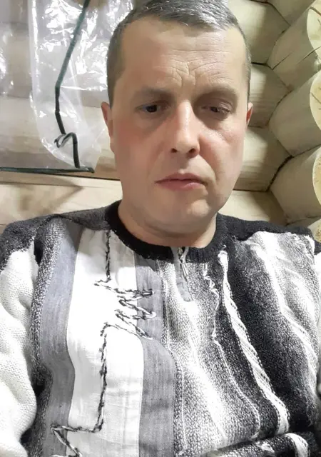 Я Игорь, 46, из Пскова, ищу знакомства без обязательств