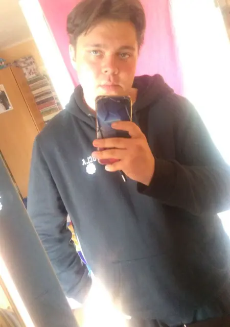 Я Никита, 21, из Твери, ищу знакомство для дружбы