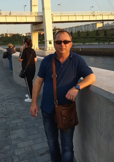 Я Витал, 52, из Екатеринбурга, ищу знакомства на одну ночь