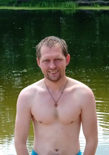 Tolik из Харькова, мне 41, познакомлюсь на одну ночь